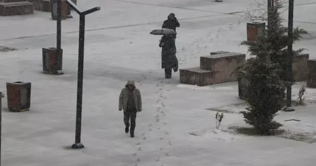 Van haberleri Van da kar etkisini sürdürüyor: 141 yerleşim yerine ulaşıma kapandı 09 Şubat 2026