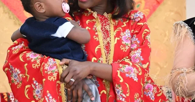 Kütahya da şalvar etkinliğinde Kongolu Michelle ilgi odağı oldu Kütahya Haberleri