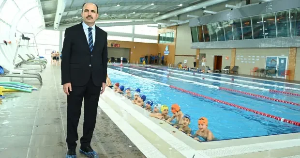 Konya haberleri Konya Büyükşehir Belediyesi 15 bin 150 çocuğa yüzme eğitimi veriyor 09 Şubat 2026