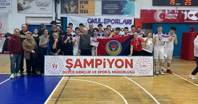 Düzce de voleybol rüzgarı Turnuvada finalistleri belli oldu Düzce Haberleri