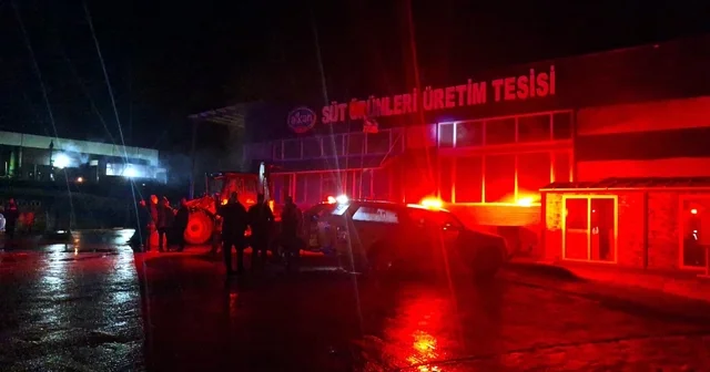 Kırklareli de süt ürünleri üretim tesisi deposunda yangın Kırklareli Haberleri