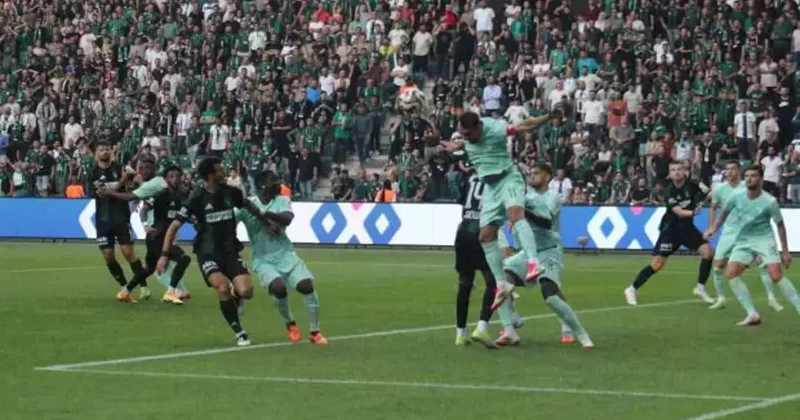 Süper Lig de günün açılış maçı: Kayserispor Kocaelispor! İlk 11 ler