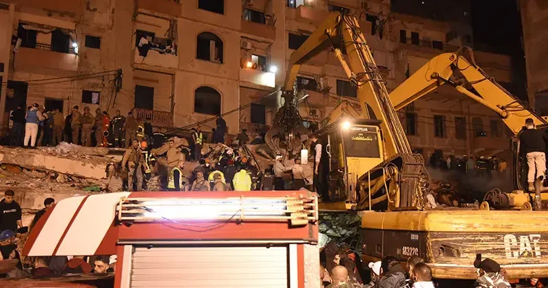 Lübnan da bina çöktü: 13 ölü