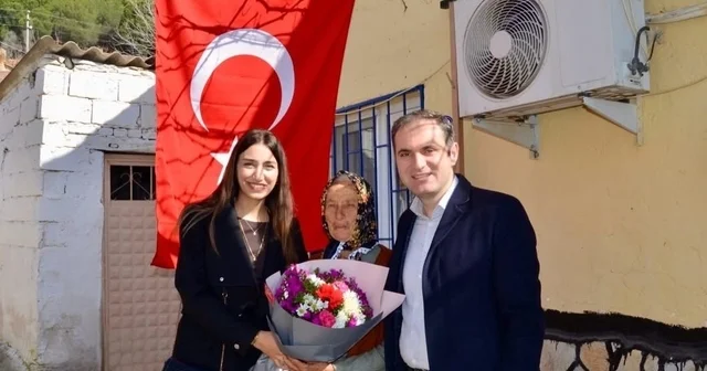 Kaymakam Murat Mete den şehit annesine ziyaret İzmir Haberleri
