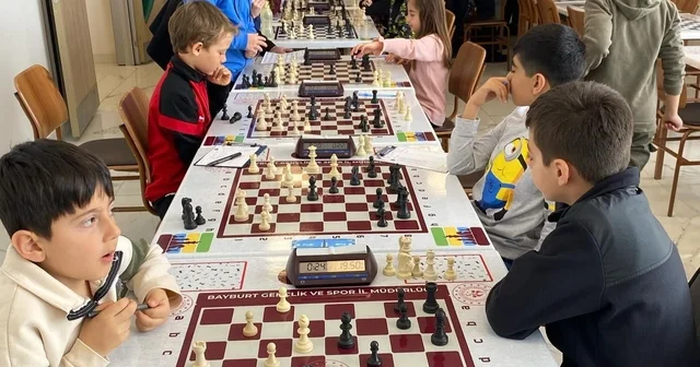 Yeşilay Satranç Turnuvası tamamlandı Bayburt Haberleri