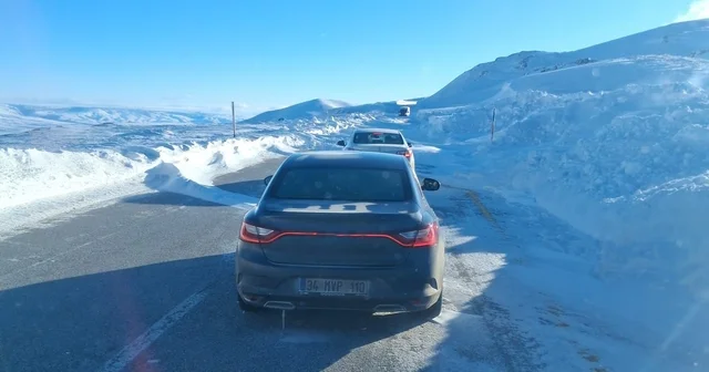 Tipi sürücülere zor anlar yaşattı Erzurum Tekman karayolu Palandöken geçidinde tipi ulaşımı olumsuz olarak etkiledi Erzurum Haberleri