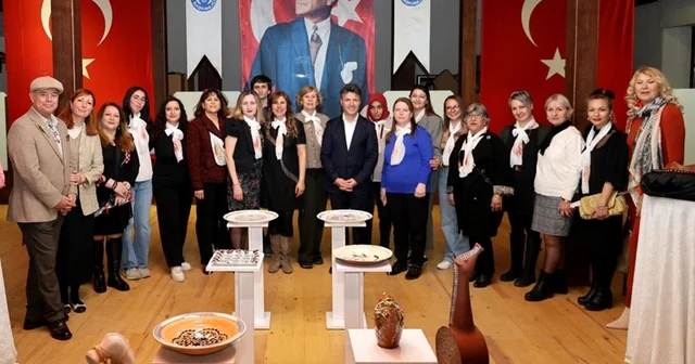 Gelibolu da Sanatta Tek Yürek karma sergisi açıldı Çanakkale Haberleri