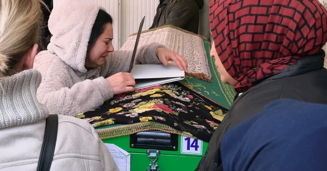 Küçük Öykü, gözyaşları arasında toprağa verildi Bursa Haberleri