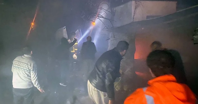 Adana da bir evin deposunda çıkan yangından 40 güvercin öldü Adana Haberleri