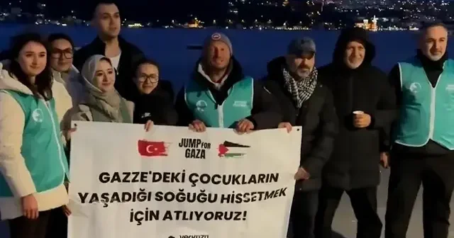 Sosyal medya fenomeni Aydın Aydıner Gazzeli çocuklar için denize atladı VİDEO İZLE