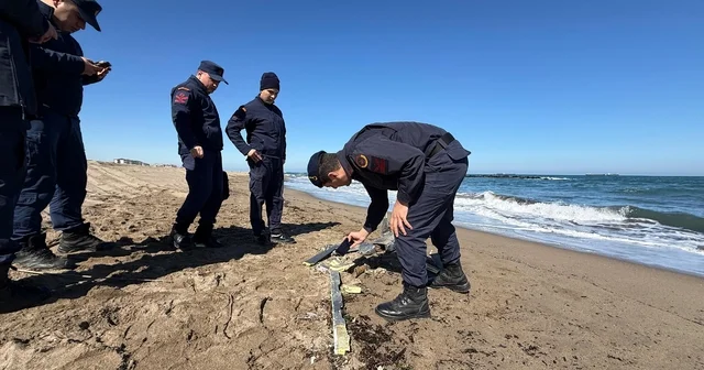 Sakarya da sahilde parçalanmış insansız hava aracı bulundu Sakarya Haberleri