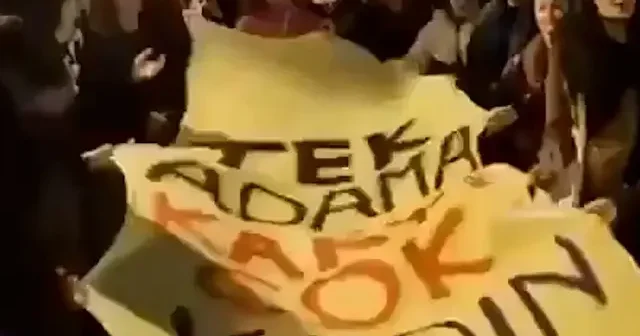 Provokatörler 8 Mart süsüyle Cumhurbaşkanı Erdoğan ı hedef aldı VİDEO İZLE