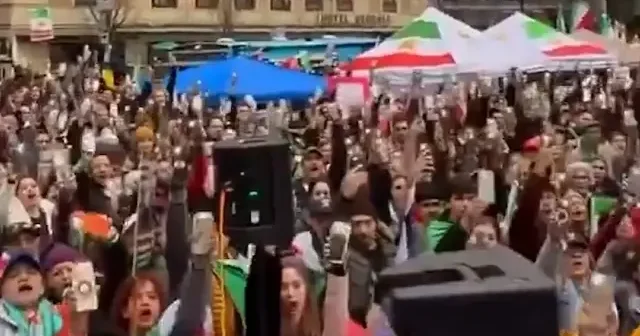 Kanada’da Şah yanlısı İranlılardan dikkat çeken gösteri: Trump a ve Netanyahu ya teşekkür ettiler VİDEO İZLE