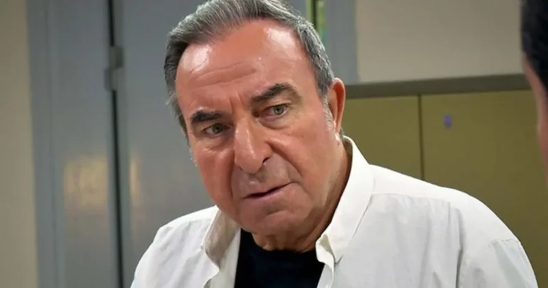 Arka Sokaklar ın Rıza Baba sı hastaneye kaldırıldı! Sevenlerini üzen haberi eşi duyurdu