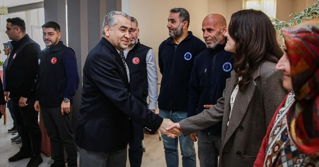 ADÜ İktisadi İşletme Müdürlüğü personeline Ramazan Ayı dolayısıyla alışveriş kartı verildi Aydın Haberleri