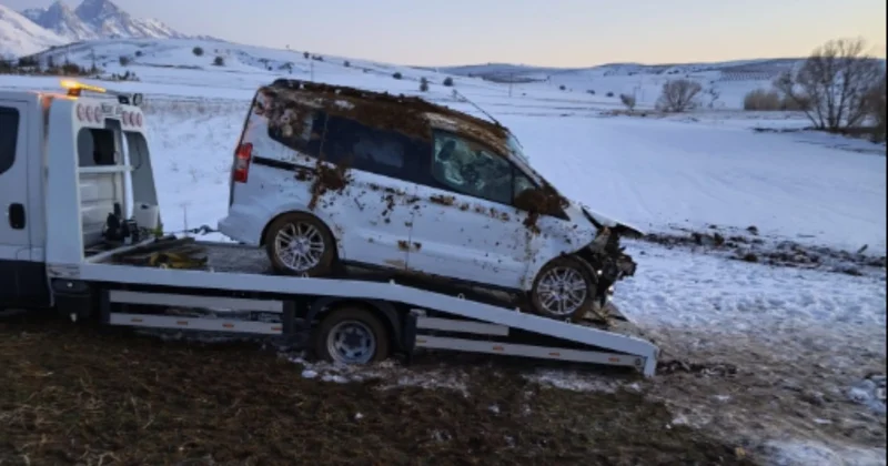 Kontrolden çıkan otomobil takla attı; aynı aileden 4 kişi yaralandı Sözcü Gazetesi