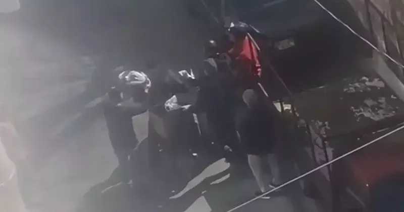 Kasımpaşa’da aracına çarpan motokuryeyi darbetti; Yarım saat sonra görürsün diyerek saldırdı