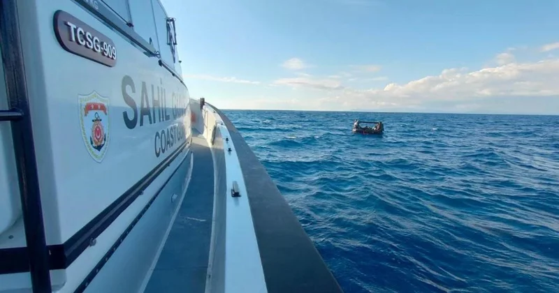 Antalya açıklarında düzensiz göçmenleri taşıyan bot battı