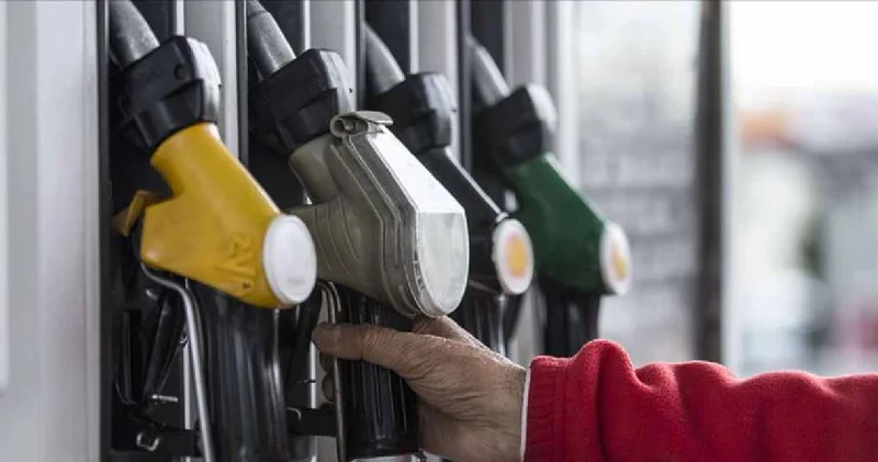 Çin de akaryakıt fiyatları uçuşa geçti