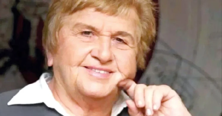 Usta söz yazarı Ülkü Aker e veda