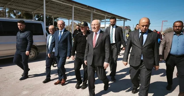 Vali Köşger açıklama yaptığı sırada artçı depreme yakalandı Vali Köşger: En sevindirici tarafı can kaybının olmamasıdır Denizli Haberleri