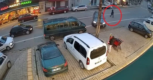 Otomobilin çarptığı yaya ağır yaralandı; o anlar kamerada Trabzon Haberleri