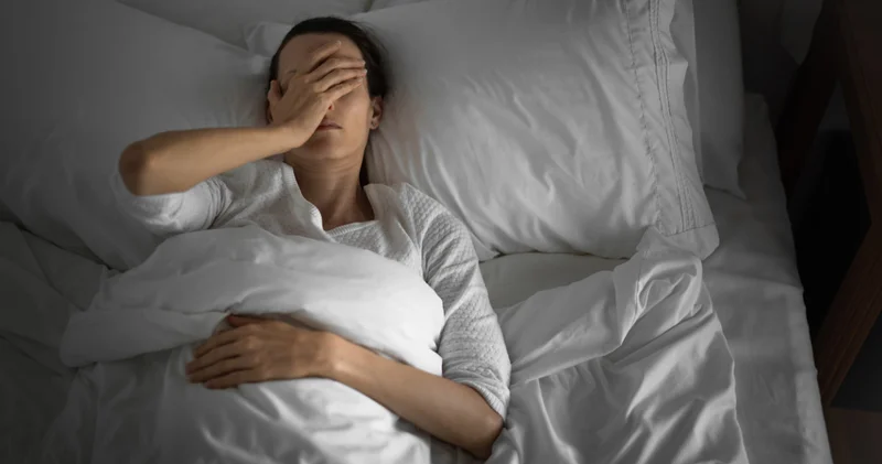 Tam uyuyacakken gözler açılıyor! Uykusuzluğun arkasındaki gizli nedenler