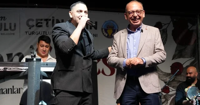 Turgutlu da Roman Gecesi ile eğlence zirveye çıktı Manisa Haberleri