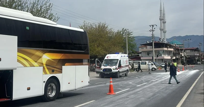 Aydın da yolcu otobüsü ile minibüs çarpıştı: 1 ölü, 3 yaralı