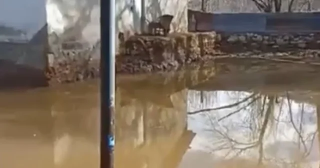 Derenin taştığı köyde ev ve ahırları su bastı Sivas Haberleri