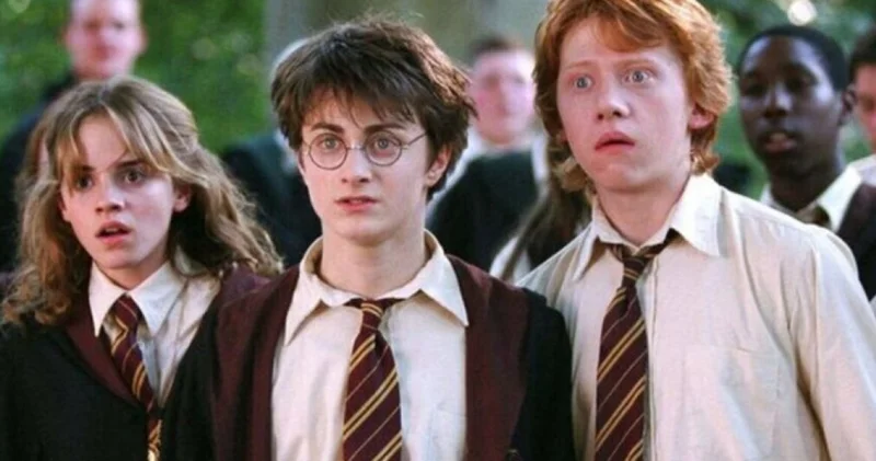 Sihirli evren sadece filmlerden ibaret değil! Bilgisayar oyunlarından basılı ders kitaplarına Harry Potter evrenini inceliyoruz!