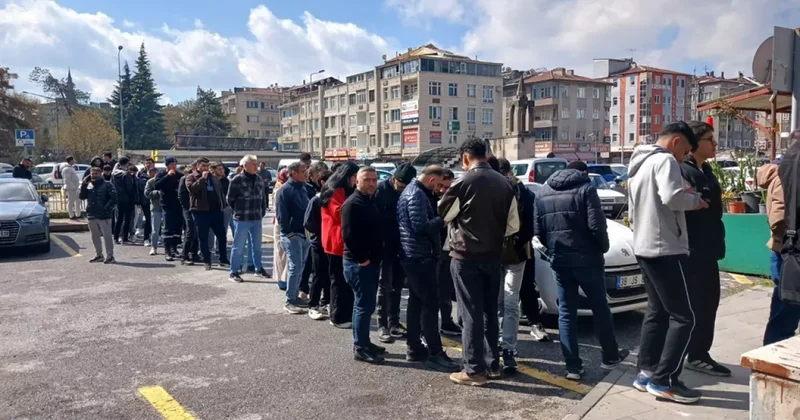 En ucuz bilet 3 bin TL olan Süper Lig maçına taraftar kuyruğu!