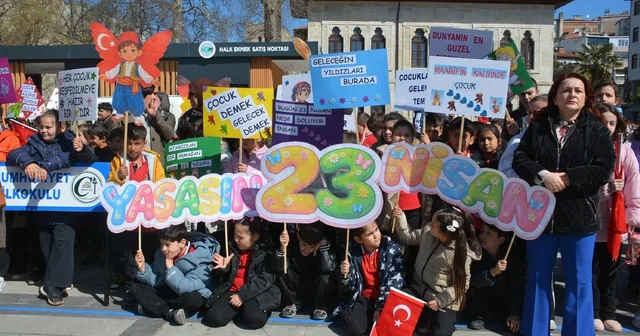 Maarifin Kalbinde Çocuk kortej yürüyüşü Sinop Haberleri