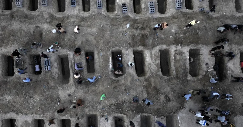 İran Adli Tıp Kurumu: İran da en az 3 bin kişi hayatını kaybetti