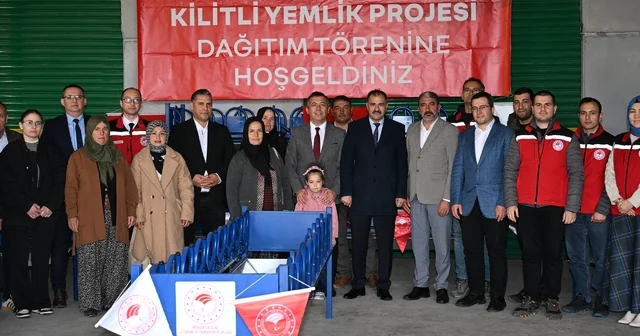 Demirci de küçükbaş üreticilerine Kilitli yemlik desteği Manisa Haberleri
