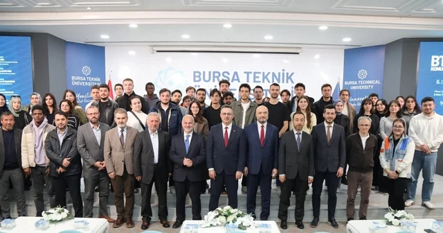 Prof. Dr. Temel Kotil: Çağınızı doğru anlamalı resmi doğru okumalısınız BTÜ Konuşmaları nda Prof. Dr. Temel Kotil gençlerle buluştu Bursa Haberleri