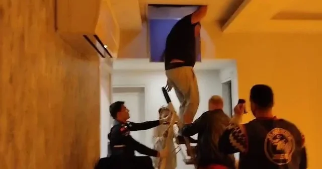 Tavan arasına saklandı, jandarmadan kaçamadı VİDEO İZLE