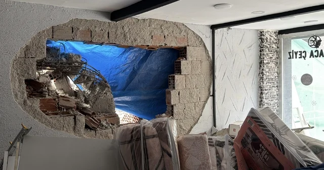 Eskişehir de 8 katlı binanın yıkımı sırasında bitişikteki dükkanın duvarı yıkıldı Eskişehir Haberleri