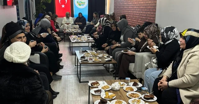 Sivas ta siyasi partilerin kadın temsilcileri Yıldızeli Derneği nde bir araya geldi Sivas Haberleri