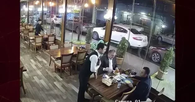 CHP li meclis üyesi Ben belediye başkan yardımcısıyım diye çıkıştı: Garsonlar tarafından dövüldü