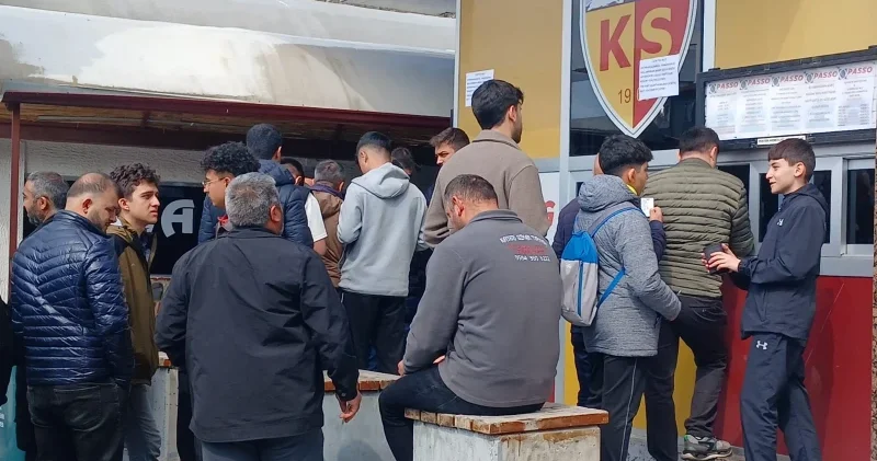 Kayserispor taraftarlarından Fenerbahçe maçının biletlerine büyük ilgi Futbol Haberleri