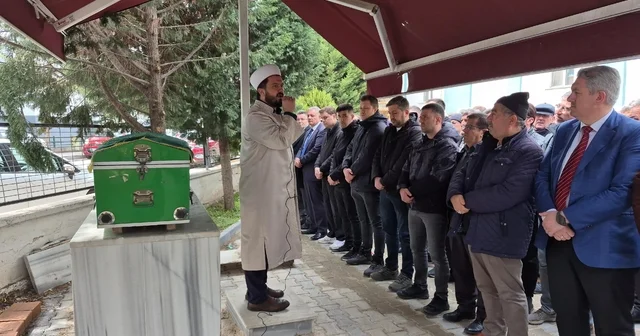 Kaymakamın makam aracı ile çarpışan otomobilin sürücüsü toprağa verildi Eskişehir Haberleri