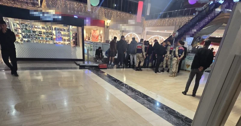 Yürüyen merdivende parmağı koptu! Son dakika haberleri