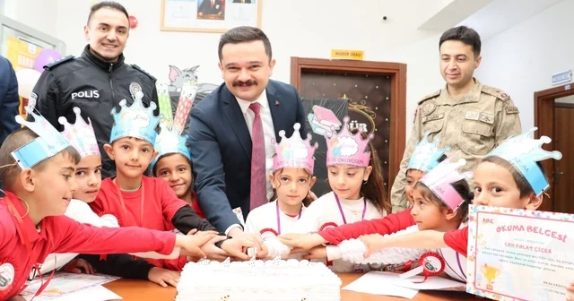 Karayazı Karşıyaka İlkokulu nda okuma bayramı coşkusu Erzurum Haberleri