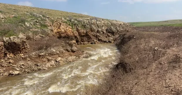 Şanlıurfa haberleri Şanlıurfa da esrarengiz olay! Dere suyu girdapta kayboluyor: Sırrı çözülemedi 09 Nisan 2026