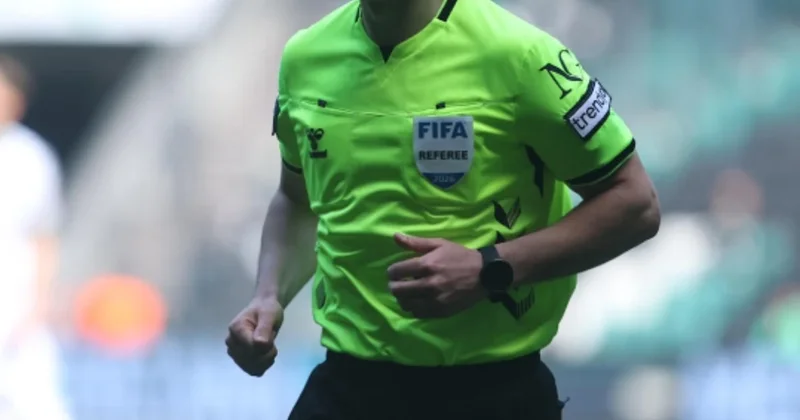 FIFA, Dünya Kupası nda Türk hakemlerini liste dışı bıraktı! Sözcü Gazetesi
