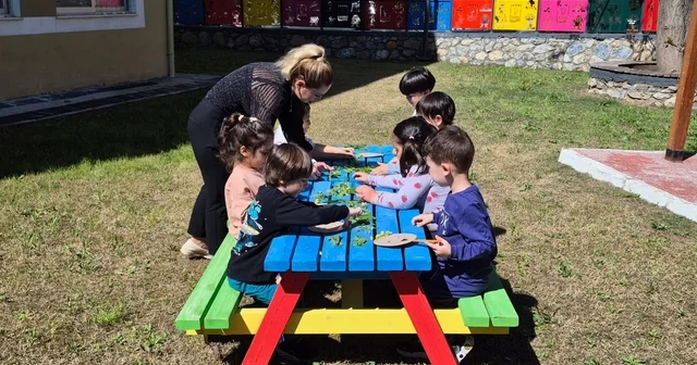 Kuşadası Belediyesi Çocuk Gelişim Merkezi nde minikler yarınlara hazırlanıyor Aydın Haberleri