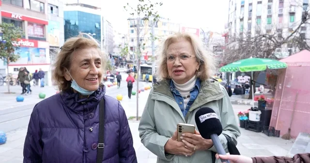 Kadıköylülere Rıhtım a cami yapılsın mı? diye sorduk Bıktık şu camilerden! dediler VİDEO İZLE