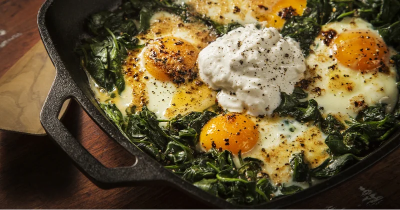 Hem lezzetli hem sağlıklı yemeklerin ustası demir döküm tava ve tencereler için temizlik püf noktaları