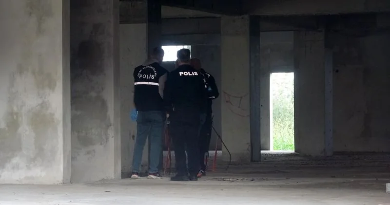 Antalya da inşaat halindeki binada bir erkeğe ait cansız beden bulundu Son dakika haberleri